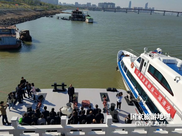 江西開展呵護一湖清水，嚴厲打擊非法采砂行動（圖）